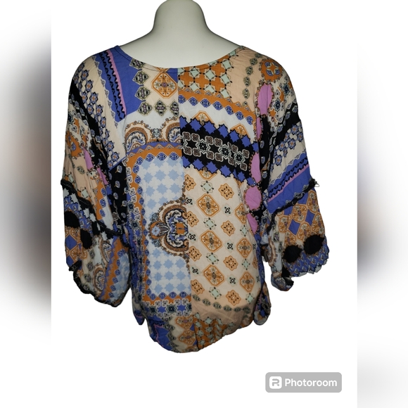 Democracy ladies tatted top - Picture 2 of 11